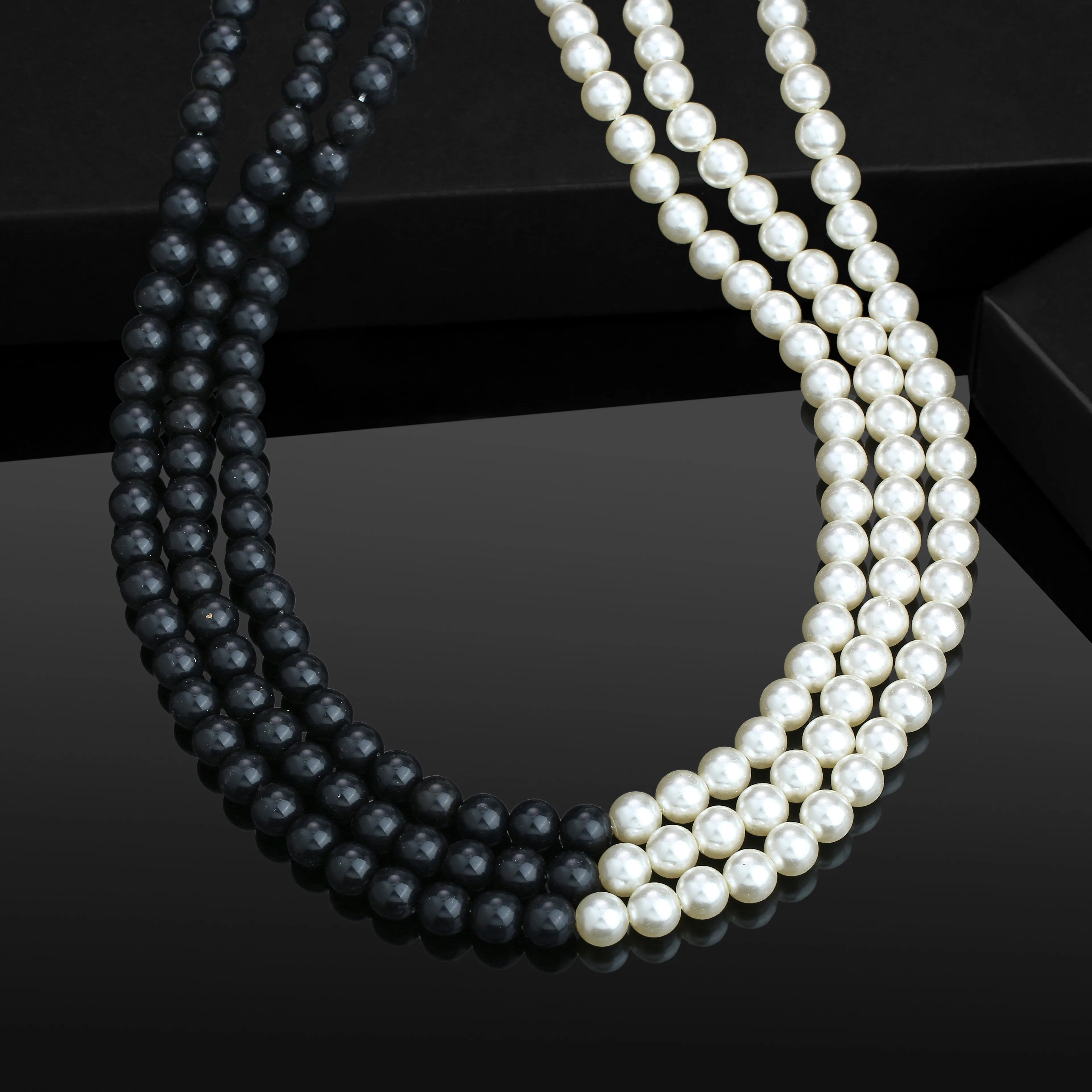 Black And White Flux Pearl Necklace