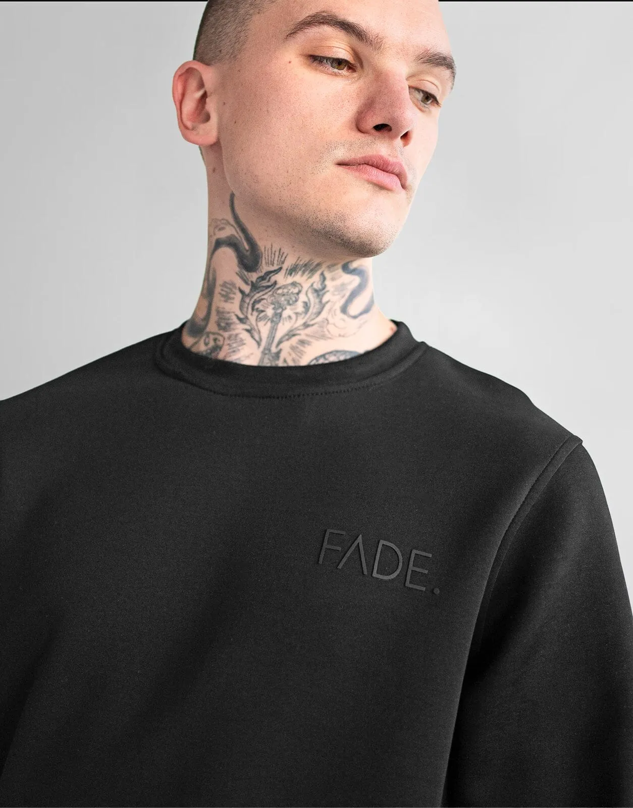 Fade Essential Sweatshirt Black