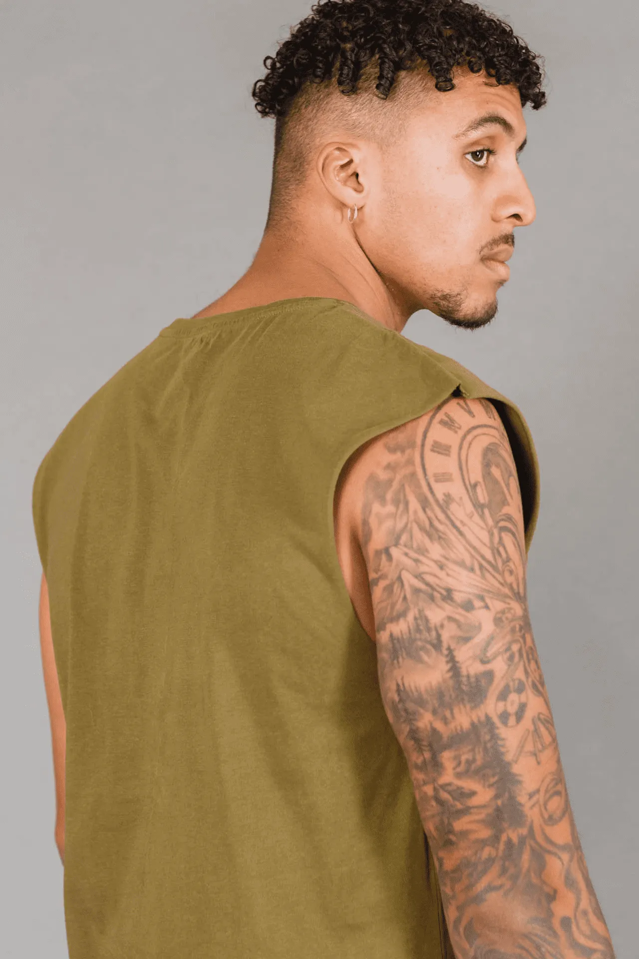 Mani Sleeveless Tee in Olive