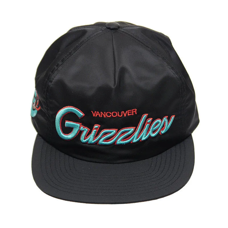 Mitchell & Ness NBA Vancouver Grizzlies Nylon Zip back