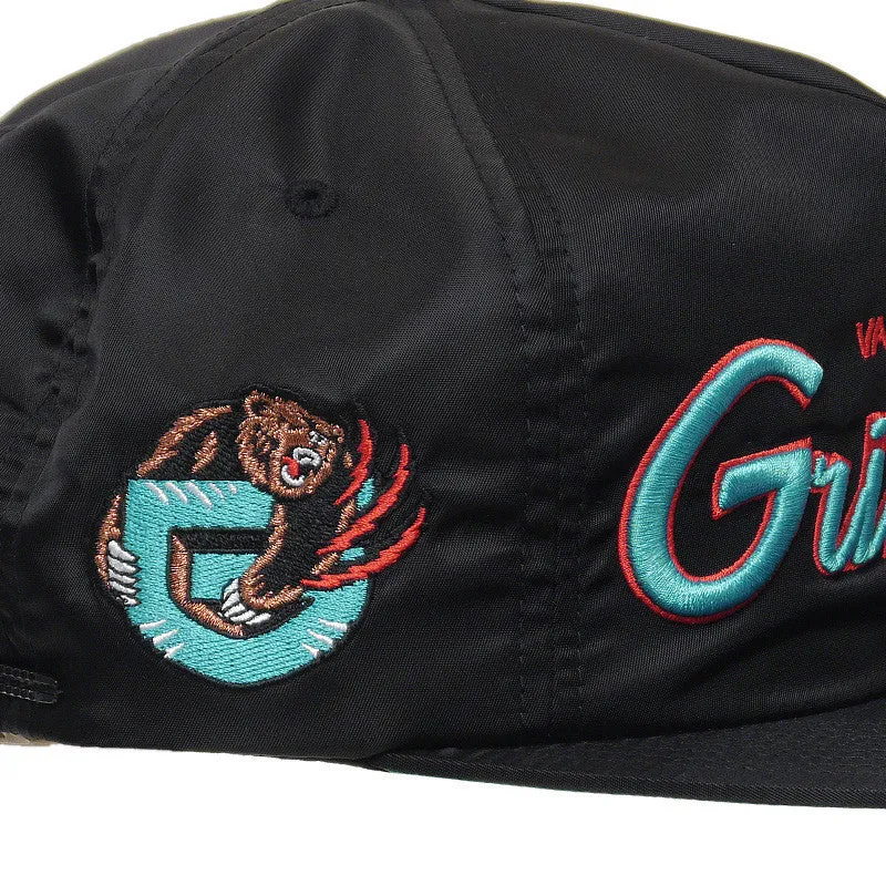 Mitchell & Ness NBA Vancouver Grizzlies Nylon Zip back